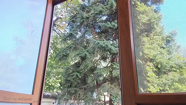 Miss Ariana  online show from September 14, 2025, 7:18 am