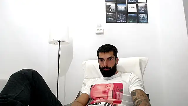 Verycutex online show from October 2, 2025, 5:42 pm