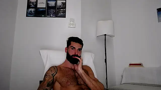 Verycutex online show from October 12, 2025, 6:34 am