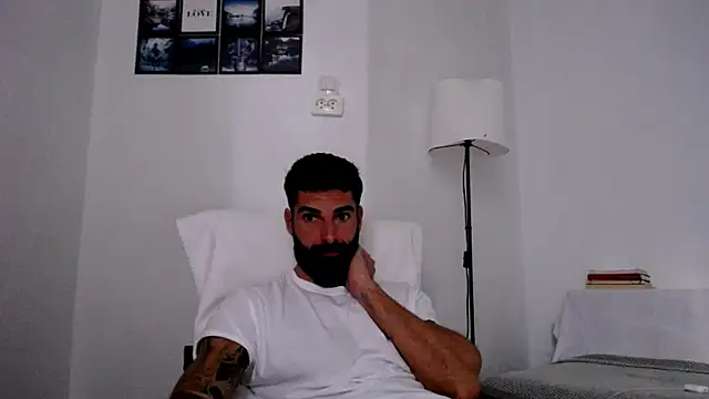 Verycutex online show from October 20, 2025, 6:47 am