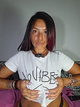 allyson22andy online show from June 25, 2026, 8:13 pm