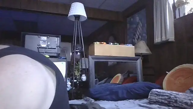 Snapshot of Makowboy chatting on October 1, 2025, 5:19 pm Makowboy online show from October 1, 2025, 5:19 pm