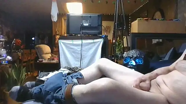 Snapshot of Makowboy chatting on October 14, 2025, 11:16 pm Makowboy online show from October 14, 2025, 11:16 pm