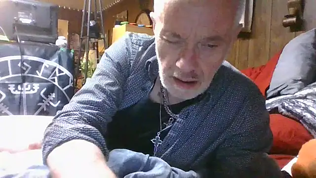 Snapshot of Makowboy chatting on November 8, 2025, 11:58 pm Makowboy online show from November 8, 2025, 11:58 pm