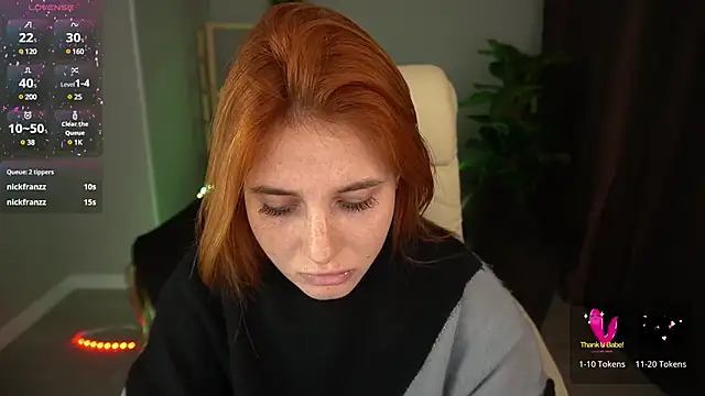 Snapshot of EmilyFoxxi chatting on December 18, 2024, 4:17 pm EmilyFoxxi online show from December 18, 2024, 4:17 pm