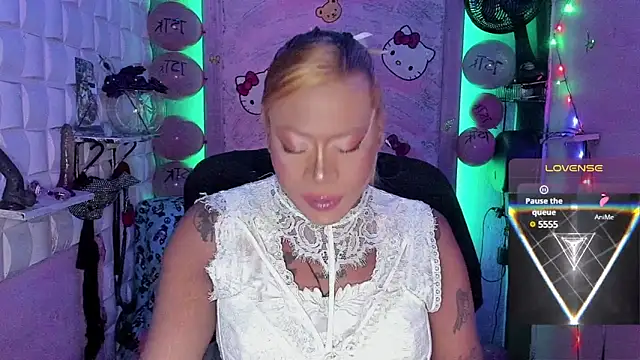 Snapshot of tsviolett chatting on February 17, 2025, 7:21 pm tsviolett online show from February 17, 2025, 7:21 pm