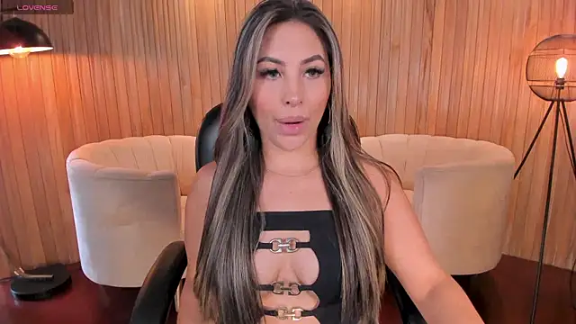 MiaRoberts1 online show from January 29, 2025, 6:18 pm