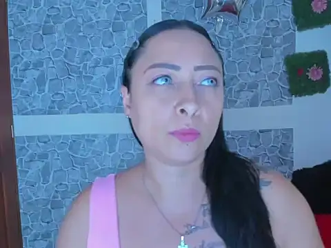 julybravo online show from September 12, 2025, 10:10 pm