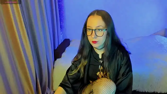 CurlySteph online show from October 3, 2025, 4:15 pm