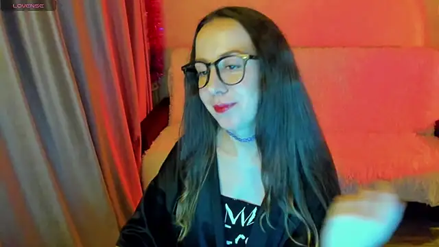 CurlySteph online show from October 16, 2025, 6:20 pm