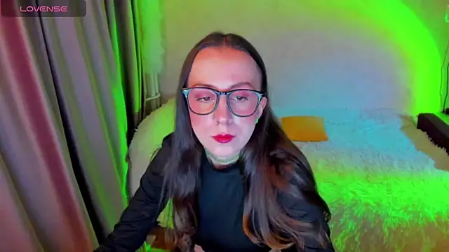 CurlySteph online show from February 11, 2026, 7:52 pm