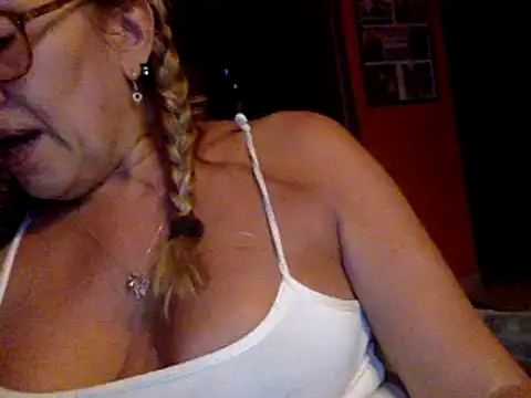 camelia3 online show from February 1, 2025, 11:48 pm