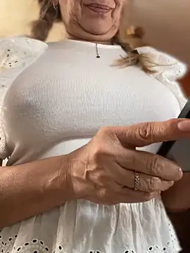 camelia3 online show from March 31, 2026, 11:32 am