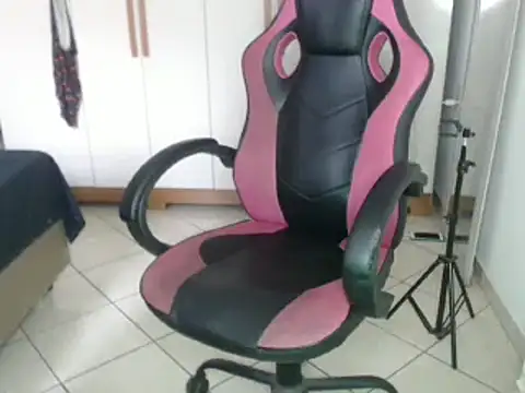 Snapshot of bustycarly chatting on January 26, 2025, 1:04 pm bustycarly online show from January 26, 2025, 1:04 pm