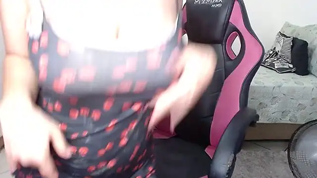 Snapshot of bustycarly chatting on February 21, 2025, 11:43 pm bustycarly online show from February 21, 2025, 11:43 pm