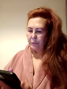 Snapshot of Hottie-Mom chatting on January 11, 2026, 9:20 pm Hottie-Mom online show from January 11, 2026, 9:20 pm