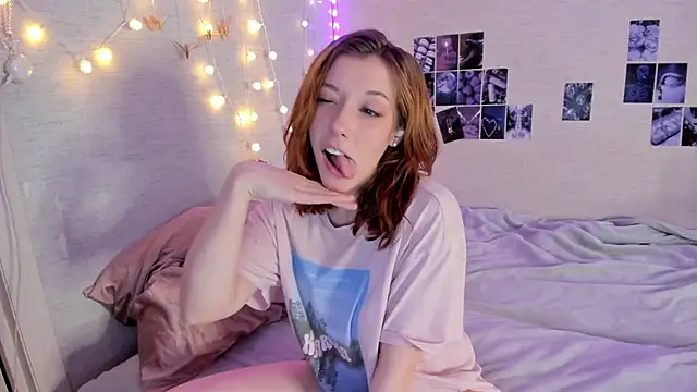 Snapshot of YunaPeace chatting on November 9, 2025, 9:18 am YunaPeace online show from November 9, 2025, 9:18 am