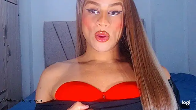 Snapshot of Valenntyna chatting on April 26, 2026, 11:24 pm Valenntyna online show from April 26, 2026, 11:24 pm