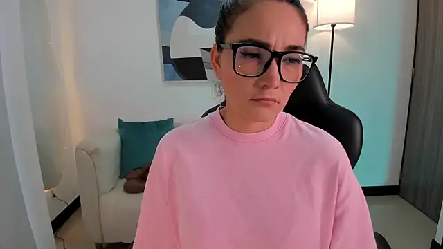 SaraParker  online show from April 17, 2026, 10:24 pm