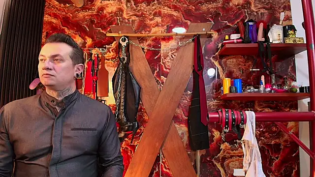 boy n girl online show from October 12, 2025, 11:09 am