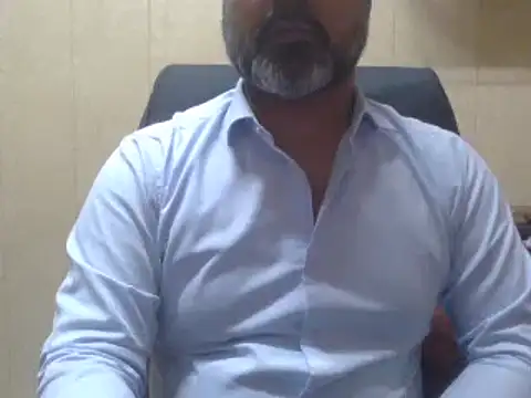 Snapshot of hairymaster95 chatting on December 5, 2024, 7:49 am hairymaster95 online show from December 5, 2024, 7:49 am