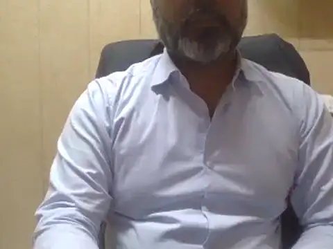 Snapshot of hairymaster95 chatting on December 10, 2024, 9:55 am hairymaster95 online show from December 10, 2024, 9:55 am