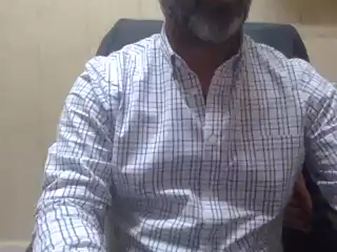 Snapshot of hairymaster95 chatting on December 11, 2024, 4:18 am hairymaster95 online show from December 11, 2024, 4:18 am