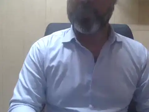 Snapshot of hairymaster95 chatting on January 21, 2025, 4:10 am hairymaster95 online show from January 21, 2025, 4:10 am