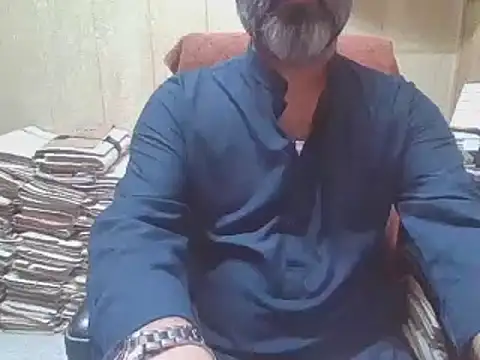 hairymaster95 online show from October 16, 2025, 3:29 am