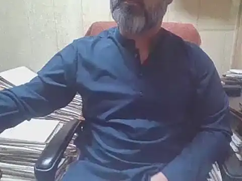 hairymaster95 online show from November 17, 2025, 4:07 am