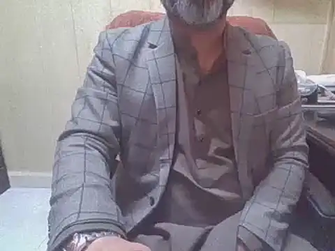 hairymaster95 online show from February 12, 2026, 4:40 am