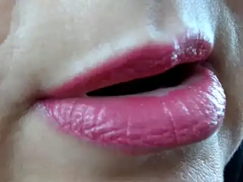 Snapshot of Kerly_Doll chatting on January 27, 2025, 11:43 pm Kerly Doll online show from January 27, 2025, 11:43 pm