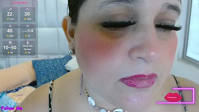 Kerly Doll online show from November 20, 2025, 12:49 pm