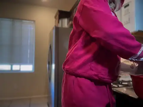 Cum2Charm online show from November 7, 2025, 5:13 pm