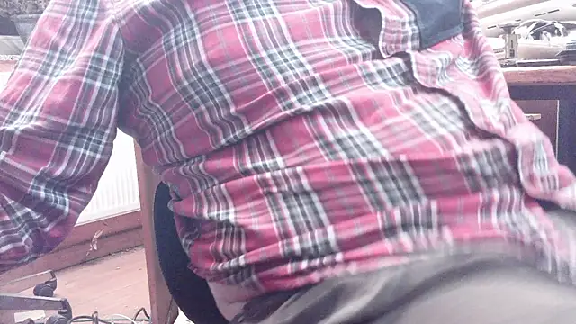 Snapshot of HaraldGermany chatting on October 19, 2025, 9:37 pm HaraldGermany online show from October 19, 2025, 9:37 pm