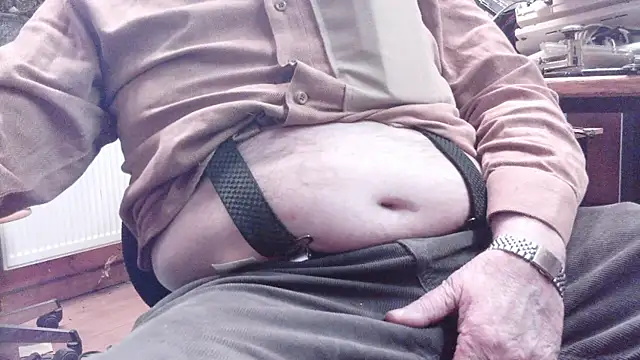 Snapshot of HaraldGermany chatting on December 3, 2025, 5:55 pm HaraldGermany online show from December 3, 2025, 5:55 pm