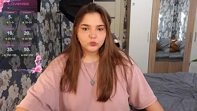 Snapshot of _momiji_ chatting on February 4, 2026, 11:38 am momiji online show from February 4, 2026, 11:38 am