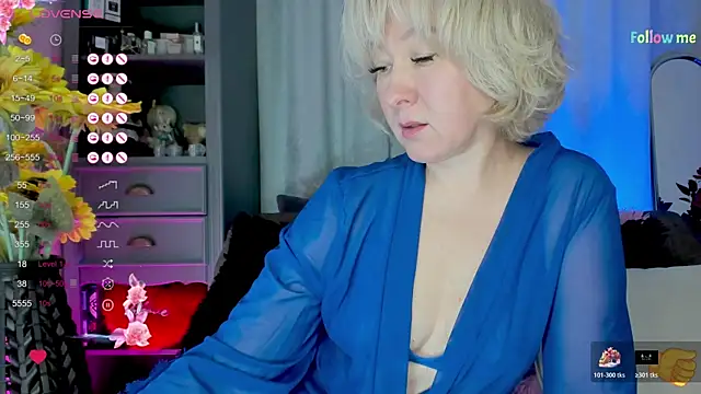 Snapshot of Mia_Wintermood chatting on November 5, 2025, 5:07 am Mia Wintermood online show from November 5, 2025, 5:07 am