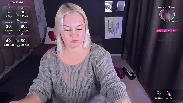 YolandaKiss online show from October 10, 2025, 6:29 pm