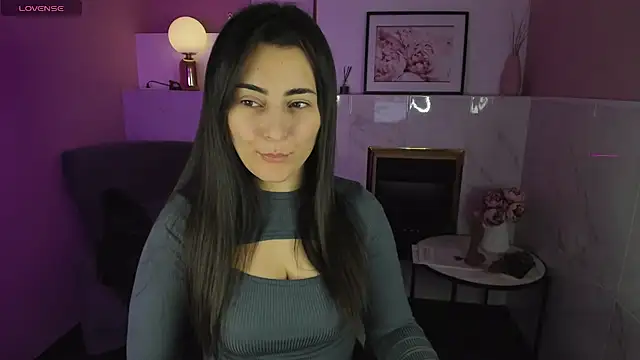 Snapshot of KylieMellow chatting on January 11, 2025, 8:43 am KylieMellow online show from January 11, 2025, 8:43 am