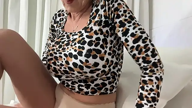 Reyna63 online show from May 24, 2026, 8:36 pm
