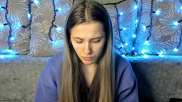 Snapshot of MaggieCake chatting on December 14, 2024, 3:51 am MaggieCake online show from December 14, 2024, 3:51 am