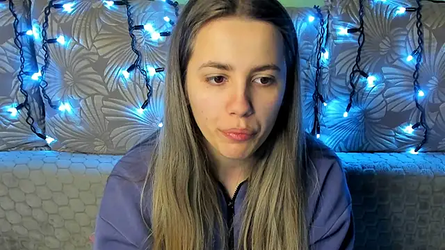 MaggieCake online show from February 11, 2026, 3:00 am