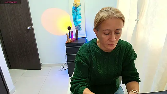 Naty Stone online show from November 26, 2025, 9:27 pm