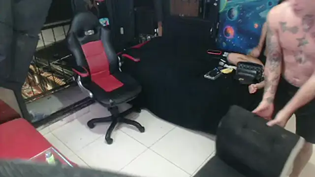 dounolimist777 online show from December 19, 2025, 3:35 am