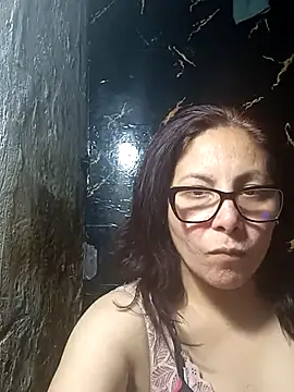 Anypink online show from November 4, 2025, 10:20 pm