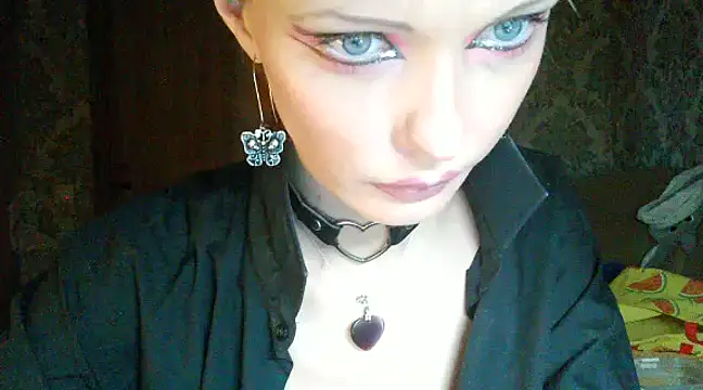 WildMissNiks online show from December 6, 2024, 11:22 am
