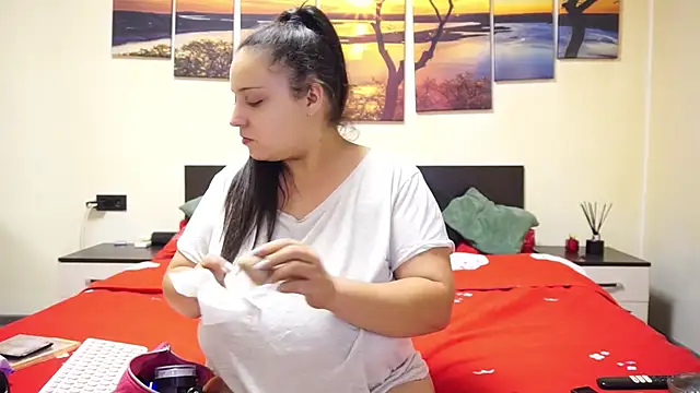 adelline online show from September 27, 2025, 8:58 pm