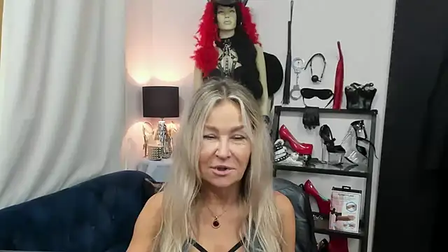 crystaLUX online show from September 30, 2025, 4:28 am