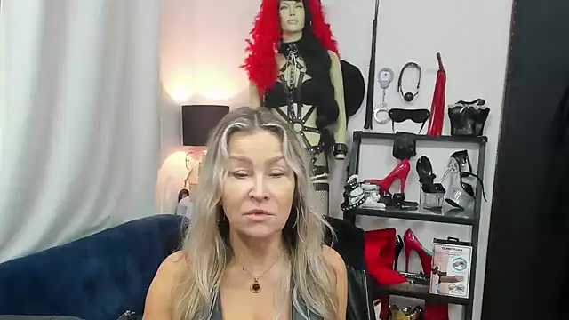 crystaLUX online show from October 29, 2025, 5:10 am